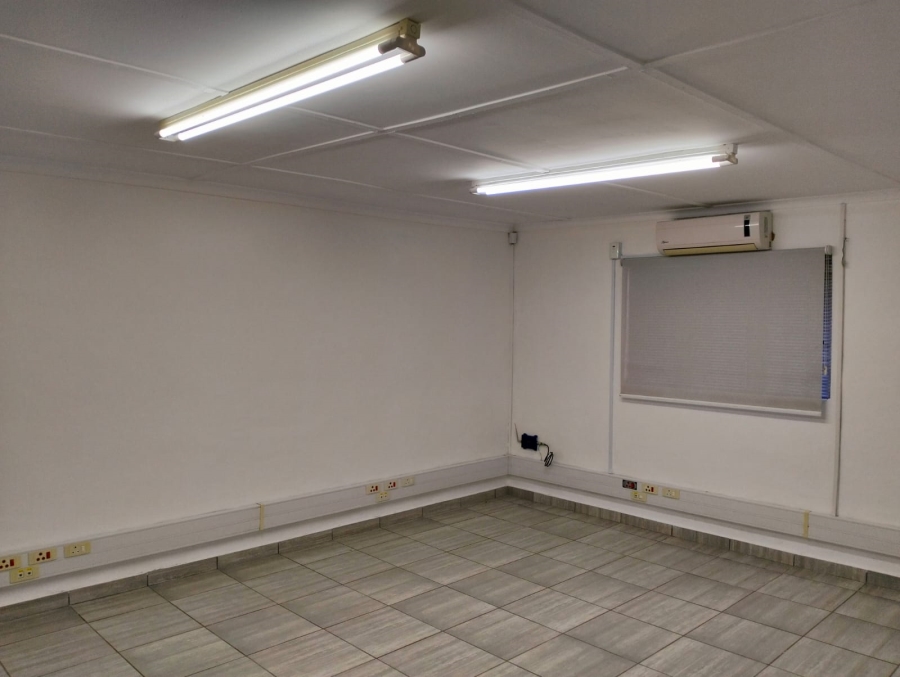 To Let commercial Property for Rent in Klipheuwel Western Cape